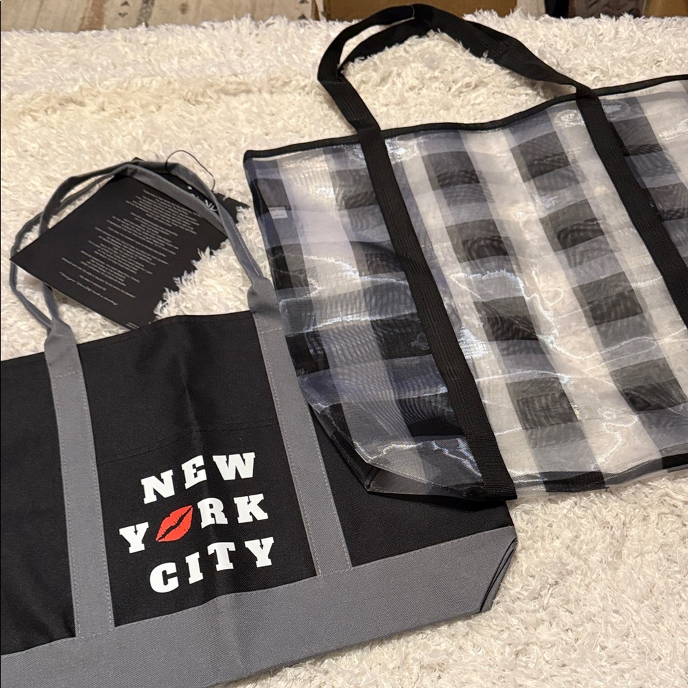 2/$10 New York City Black and Gray Tote Bags set of 2 NWT